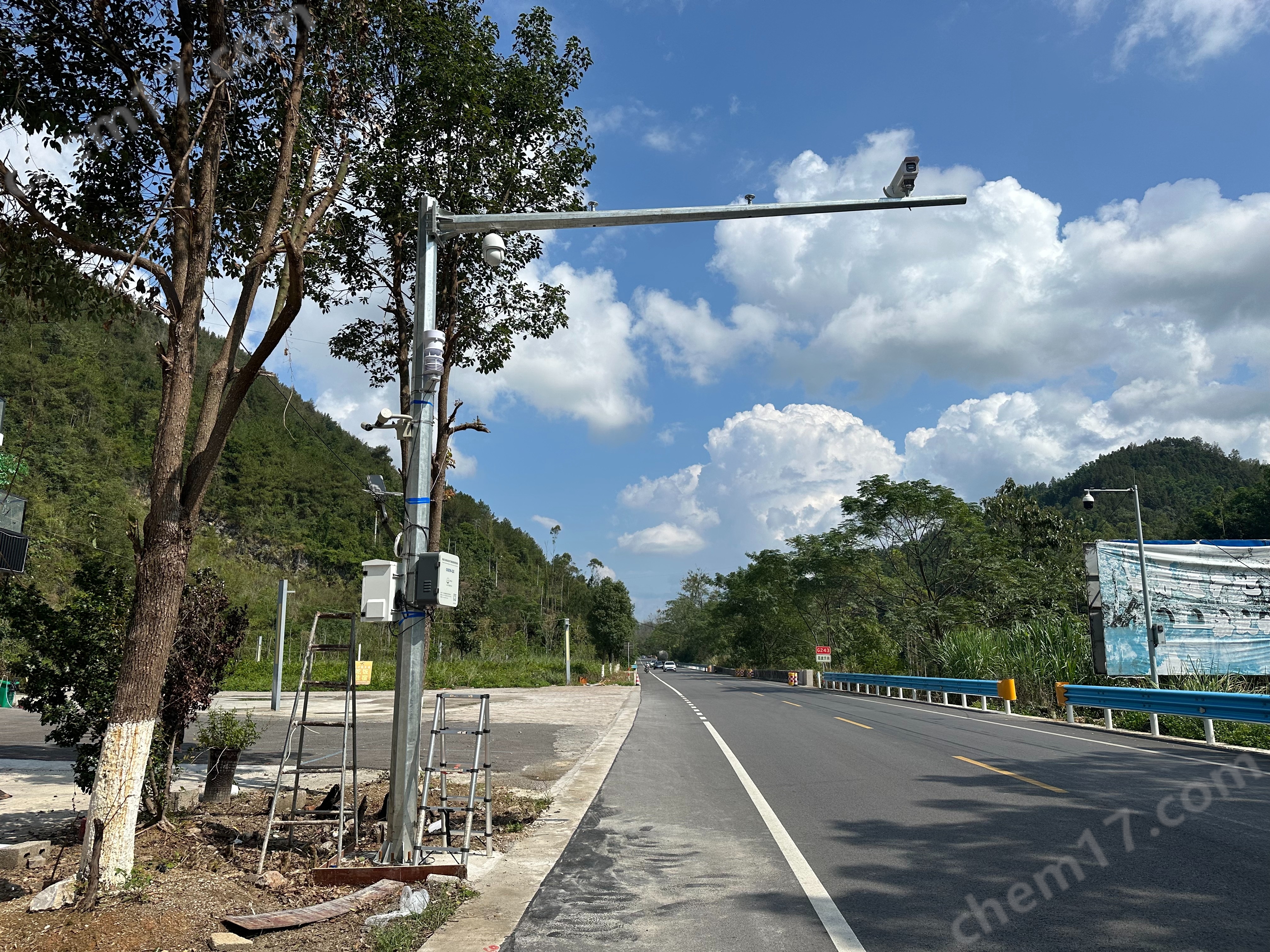高速公路安全保障氣象能見度監(jiān)測預(yù)警站