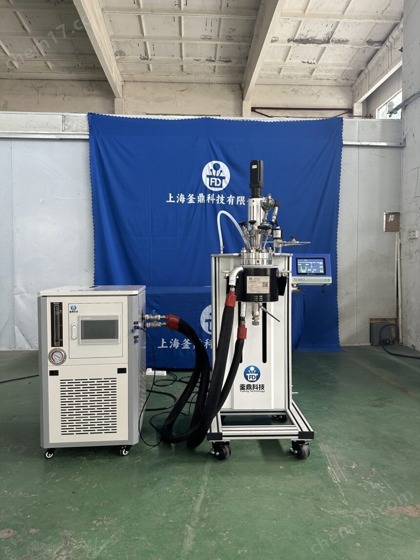 1L電動(dòng)升降反應(yīng)釜（油浴夾套加熱）