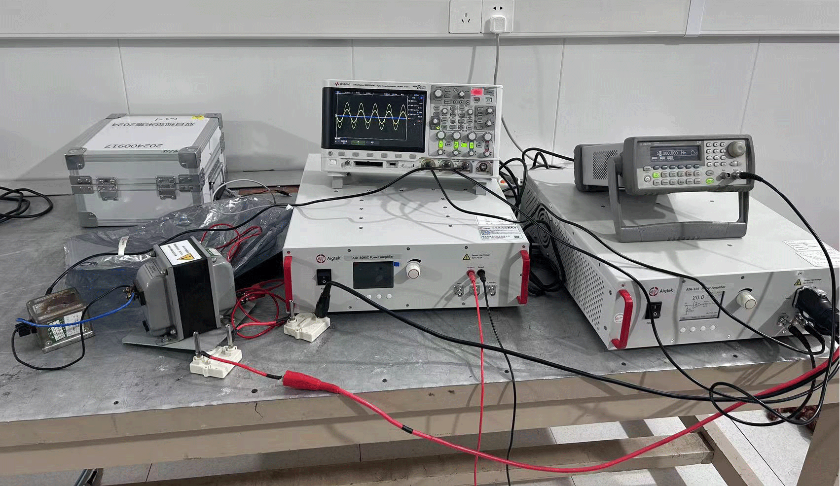 CS101電源線傳導敏感度測試實驗實拍圖