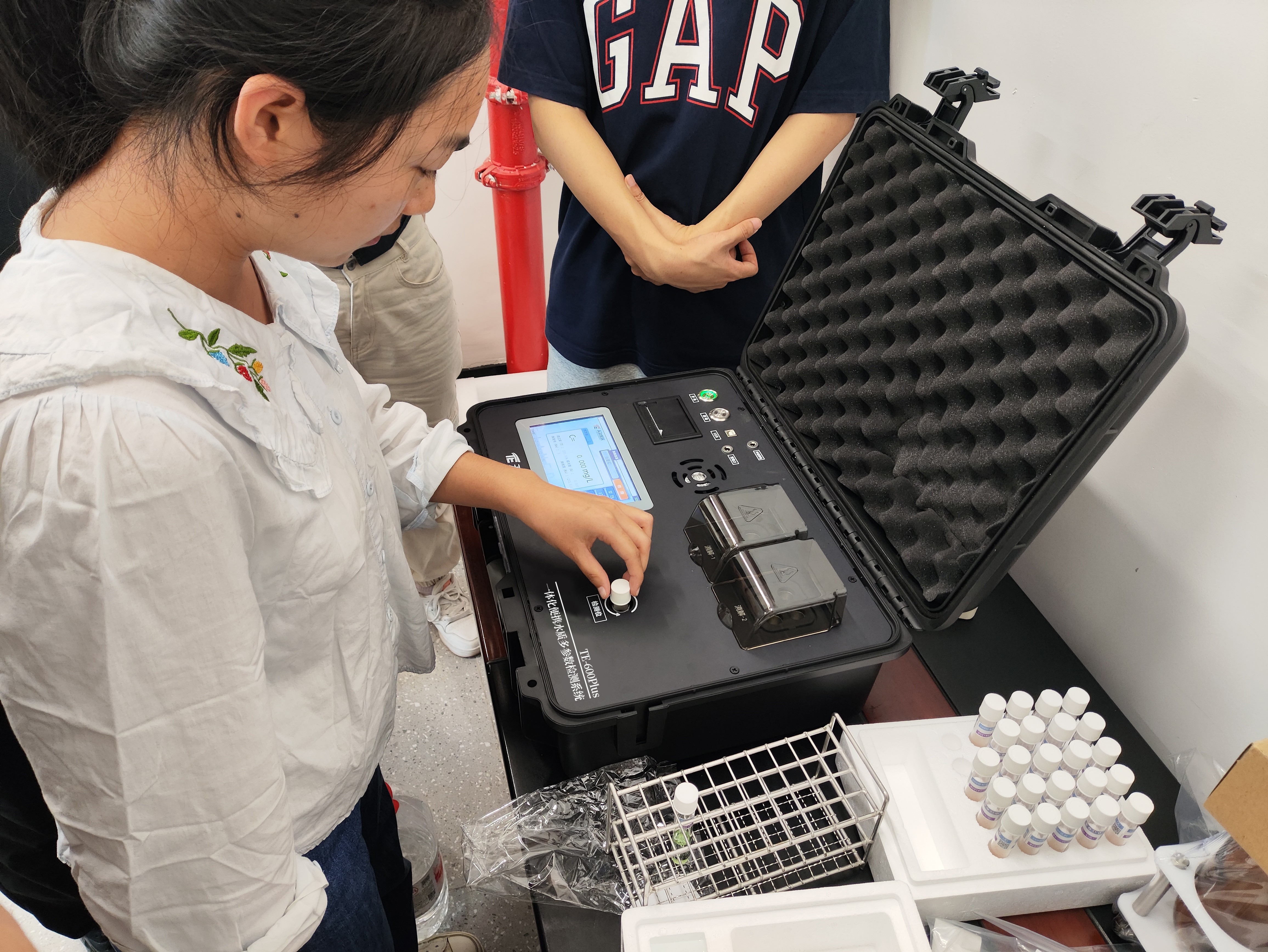 天尔服务进高校!工商大学 TE-600Plus检测仪COD/氨氮/总磷指导培训完成