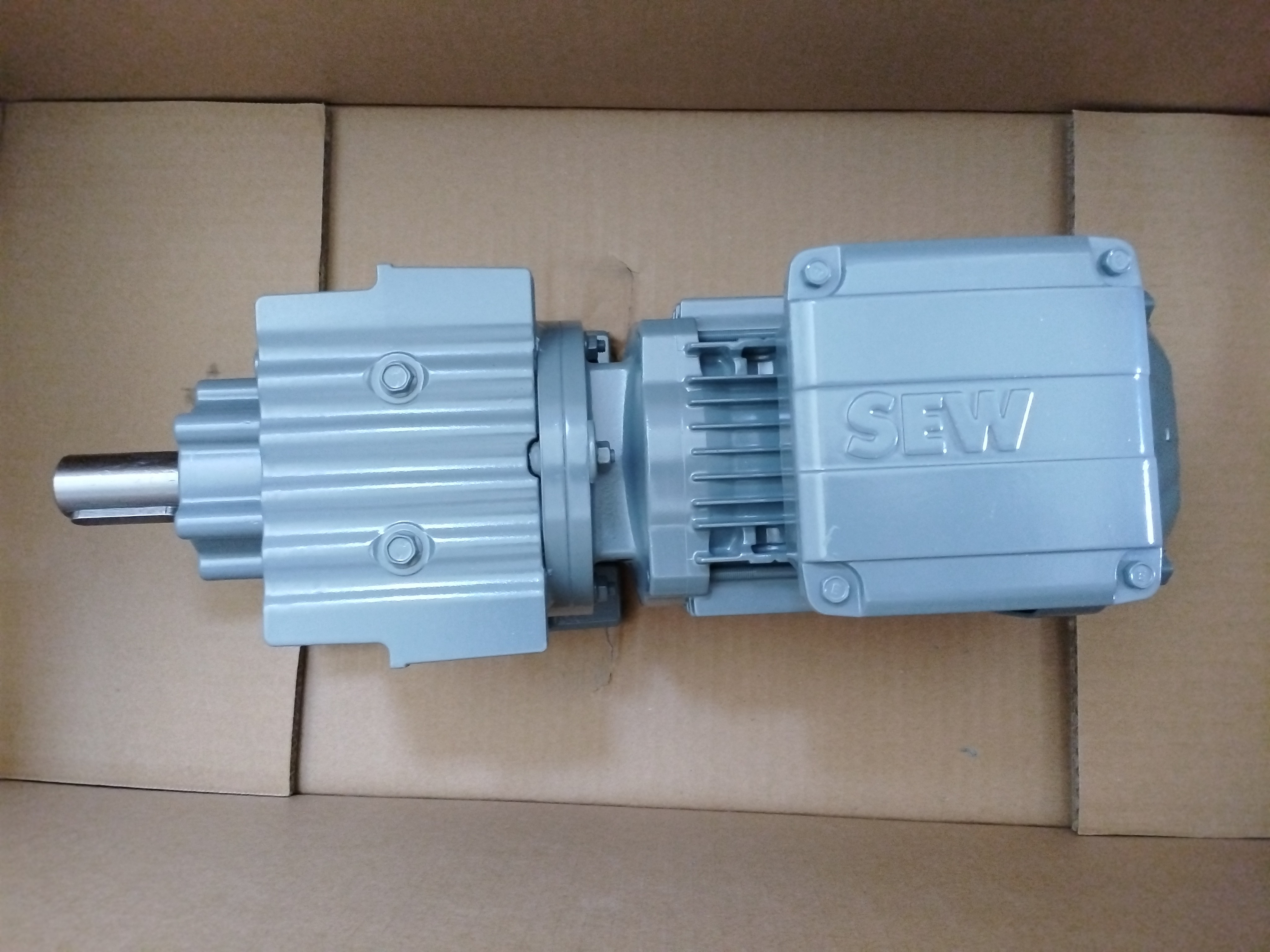 德國賽維sew-eurodrive斜齒輪減速電機(jī)操作使用